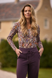 Multicolor travel top met V-hals en bloemenprint van Mi Piace, casual zomer shirt met bloemenmotief en comfortabele pasvorm.
