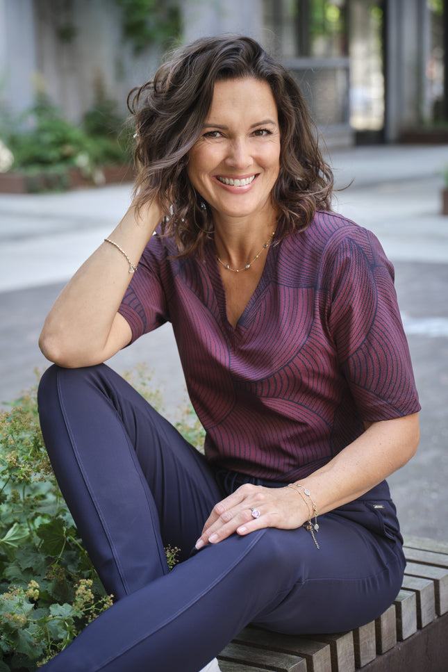 Travel Top Circle Print Burgundy 202271