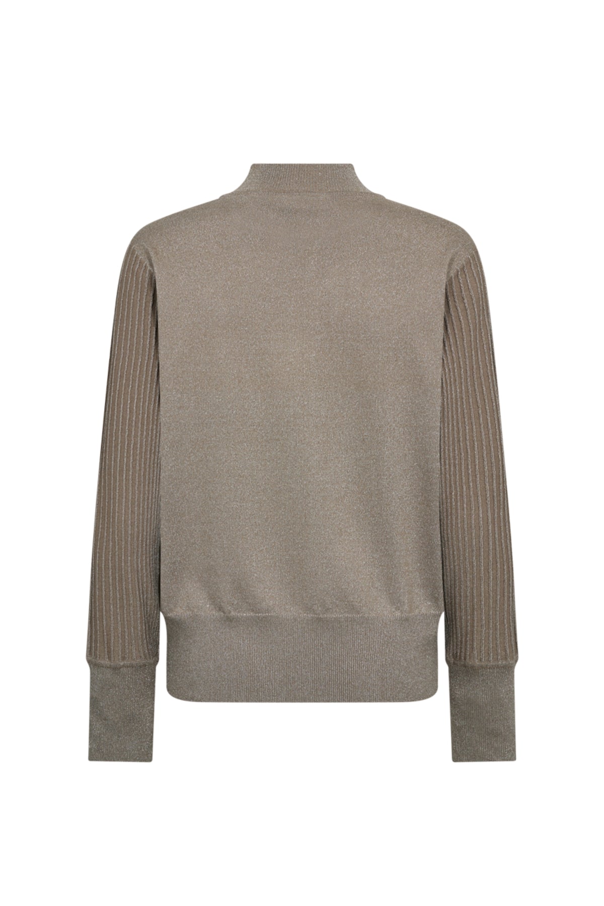 Taupe Freequent trui Fqbisolo Desert met comfortabele pasvorm en zachte stof, zichtbaar op de modelfoto.