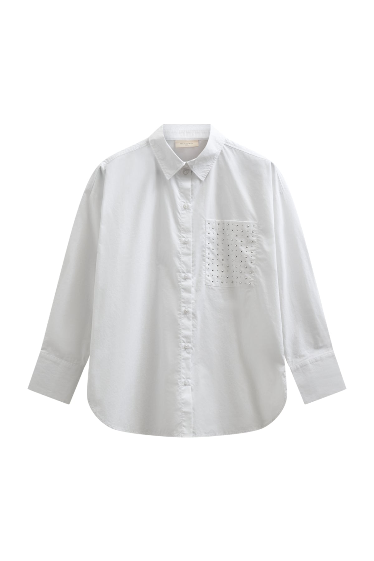 Witte blouse van Freequent, Fqkamille Bright White 207151, met lange mouwen en klassieke snit, gedragen door model.