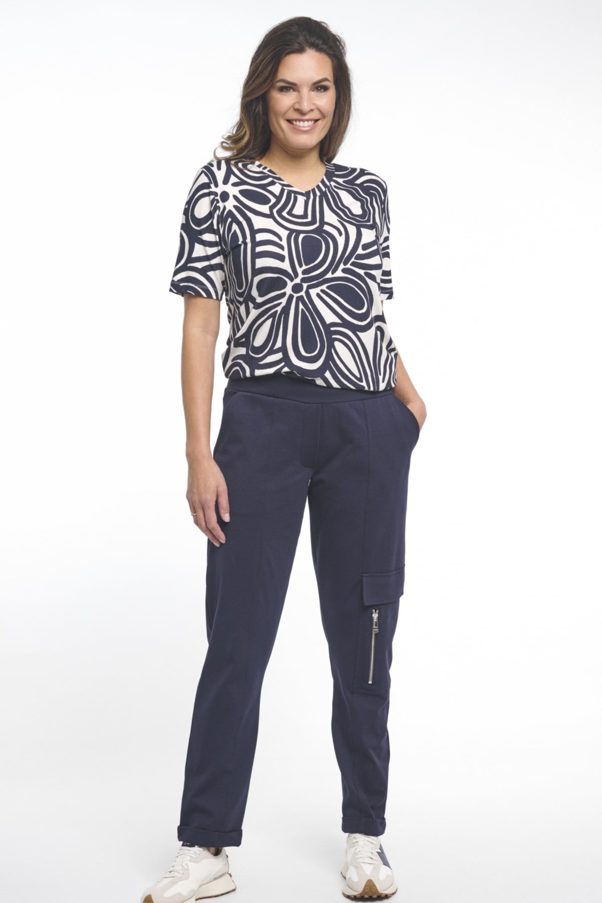 Zoso Paloma Navy broek, elegante donkerblauwe damesbroek met rechte pasvorm en verstelbare taille, voor casual en nette stijlen