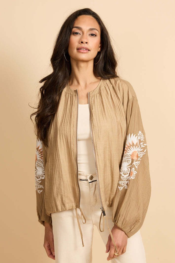 G-maxx Zaira Kint camel jas met ritssluiting en capuchon voor dames, zijdeachtige stof en stijlvolle uitstraling.