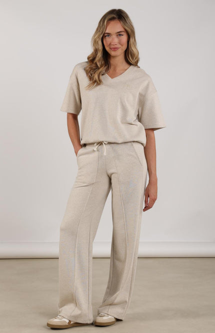 Nukus Sweater Cici Lurex V-neck Sand NKS03065 Stretchshop.nl