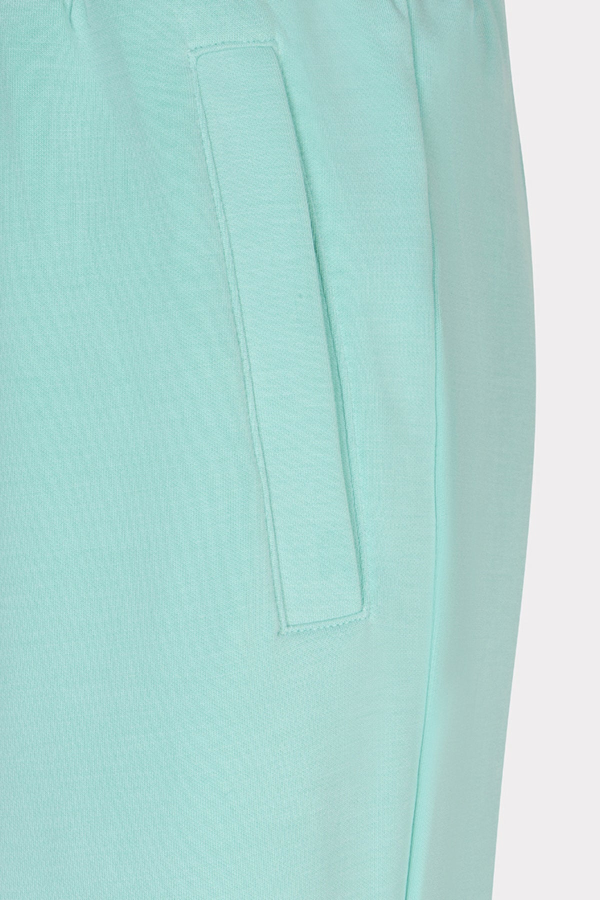Groene modal joggerbroek van EsQualo met comfortabele pasvorm en elastische taille, geschikt voor casual draagstijl.