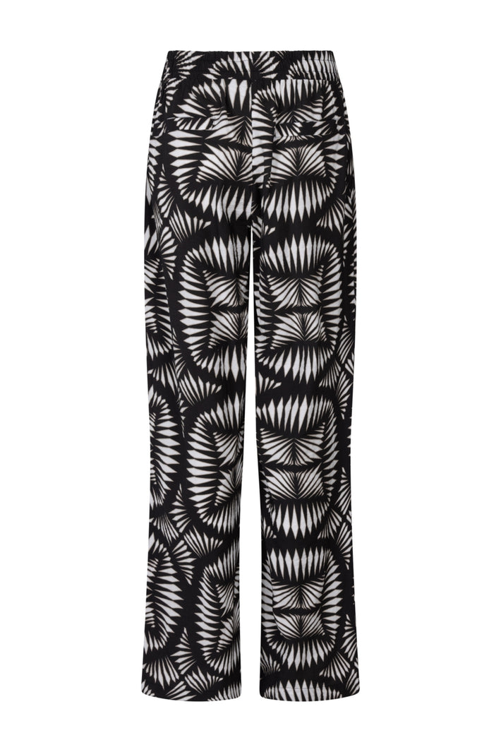Zoso Juul Black Sand broek, casual damesmodel met elastische tailleband en rechte pasvorm, op een witte achtergrond.
