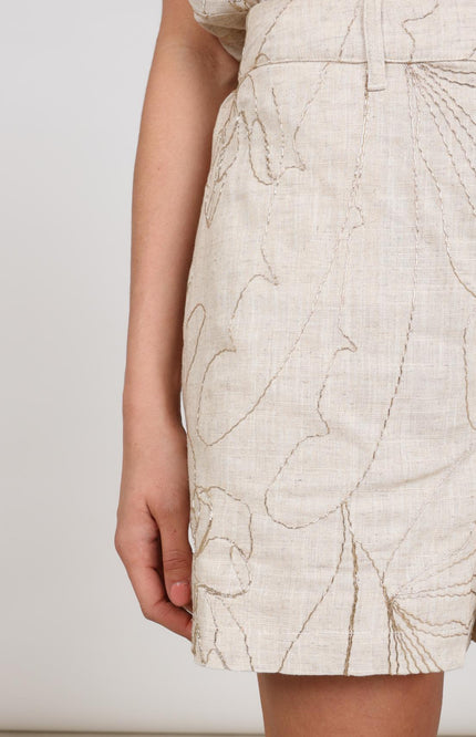 Nukus Short Dagmar Embroidery Sand NKS09052 Stretchshop.nl