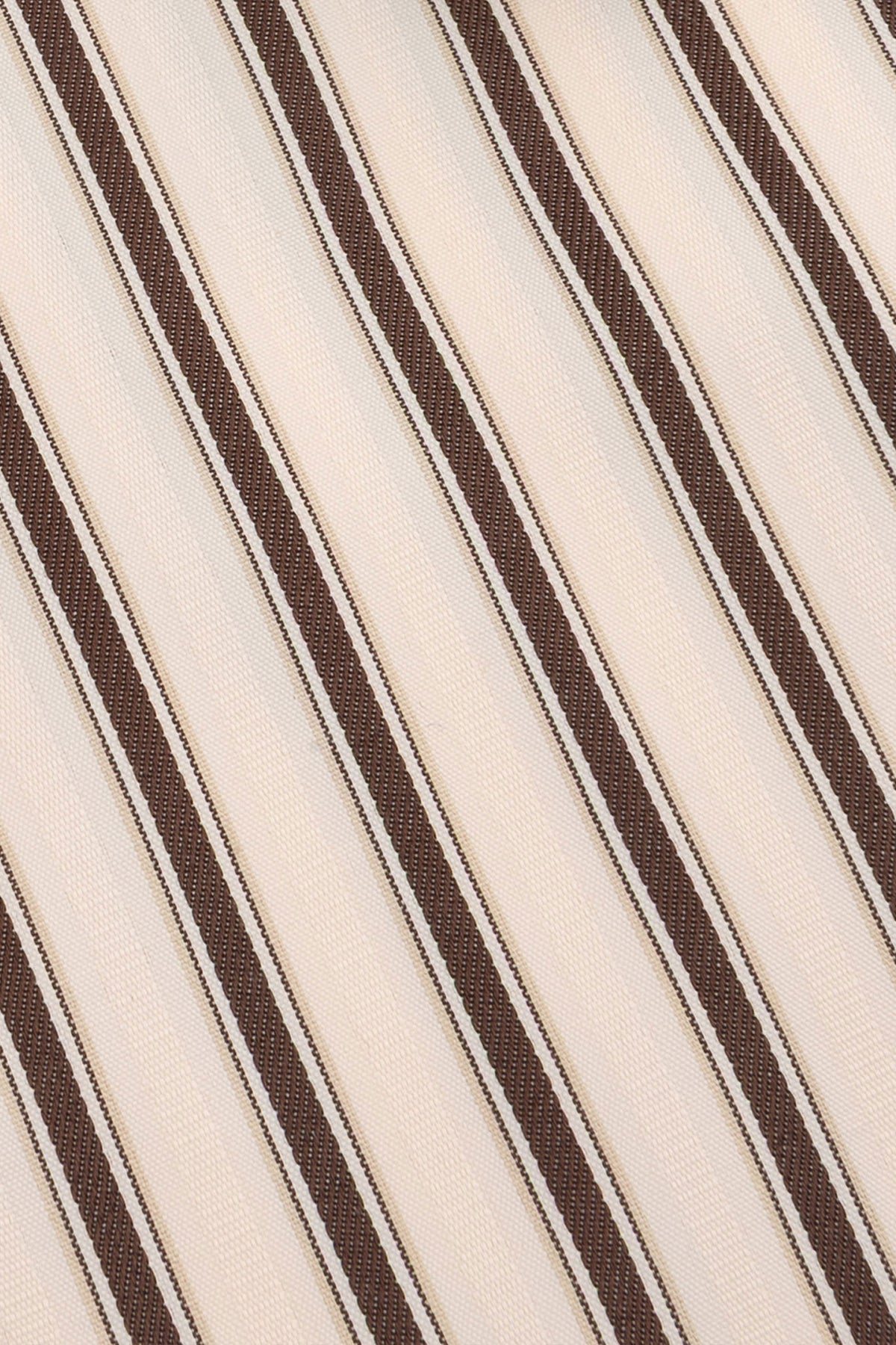 Lange korte broek van Ydence met bruine en witte strepen, casual en comfortabel voor dagelijks gebruik.
