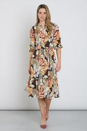 Mi Piace reisjurk met botanisch print in espressokleur, casual zomerjurk met bloemenmotief, ideale vakantie- of zomerkleding.