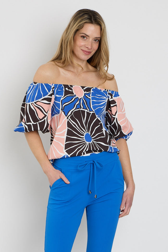Mi Piace Travel Top Bardot Desert Anemone Print Nautic Blue 202454 Stretchshop.nl