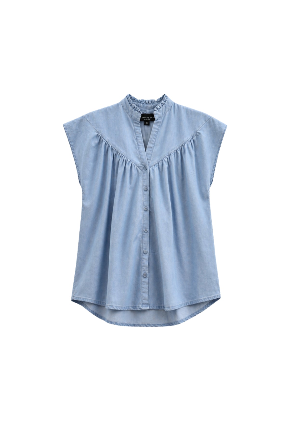 Blouse Rosan Ice Blue van Elvira Casuals met lange mouwen en losse pasvorm, gedragen door een model op een witte achtergrond