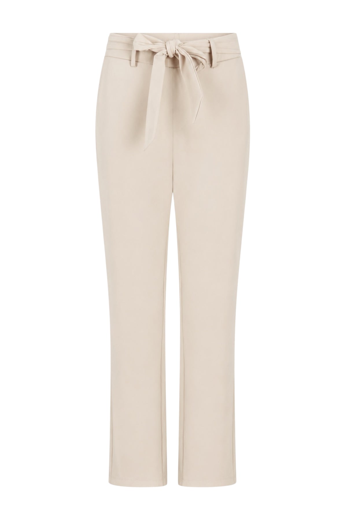 Zoso Travel Broek Belle Ivory, lichtgewicht en comfortabel, met een elegante pasvorm en zijdeachtige ivoorkleurige stof.