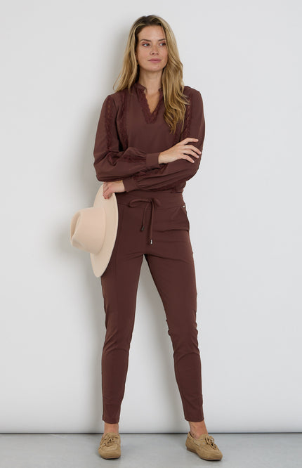 Travel Broek Mahogany 202134