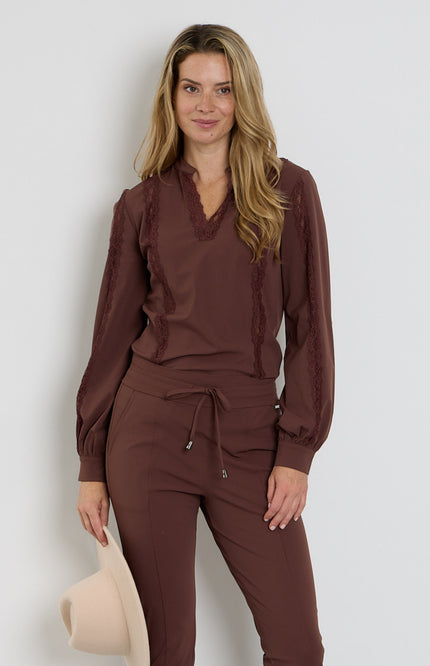 Travel Top Lace Mahogany 202776