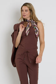 Multicolor Big Paisley sjaal van Mi Piace met gedetailleerd patroon, zachte textuur en stijlvolle uitstraling.
