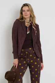 Donkere mahoniekleurige sjaal met dotpatroon van Mi Piace, zacht en stylish accessoire voor dames.