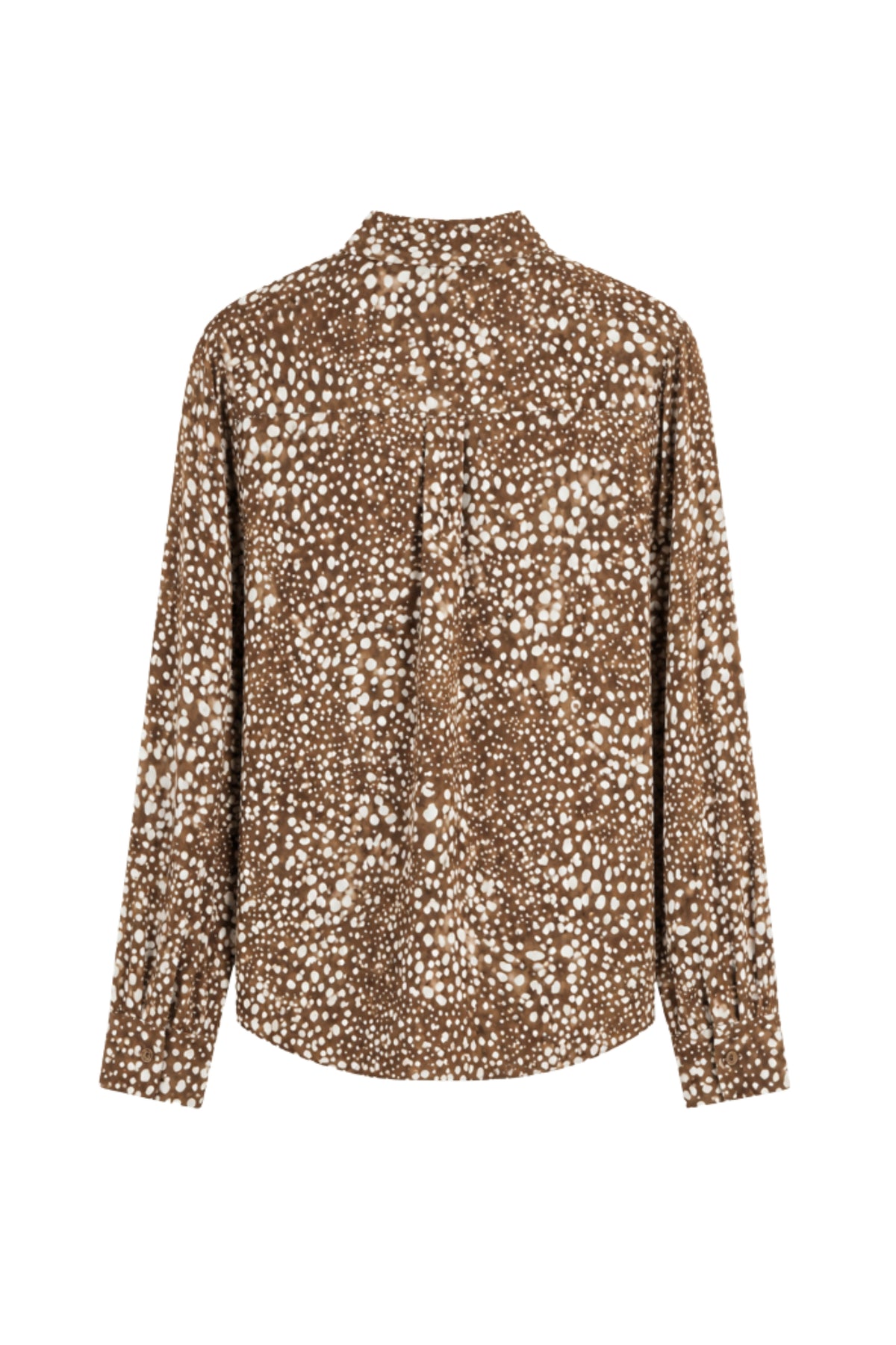 Lichte blauwe blouse Biba Bambi van Elvira Casuals, weergegeven op een modell, met korte mouwen en losse pasvorm.
