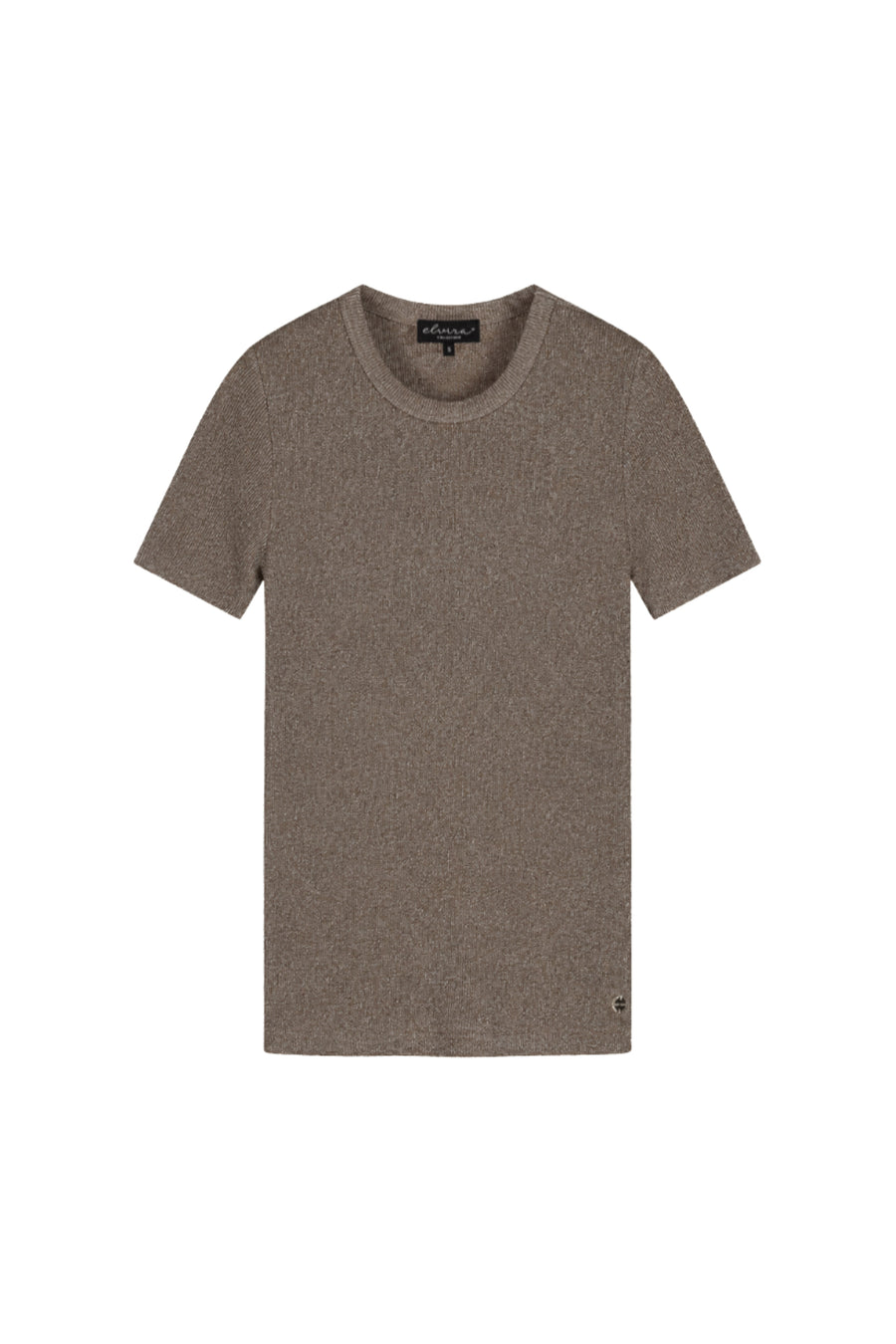 Elvira Casuals Virelora Cappuccino top, lichtbruine casual top met ronde hals en korte mouwen, op een witte achtergrond.