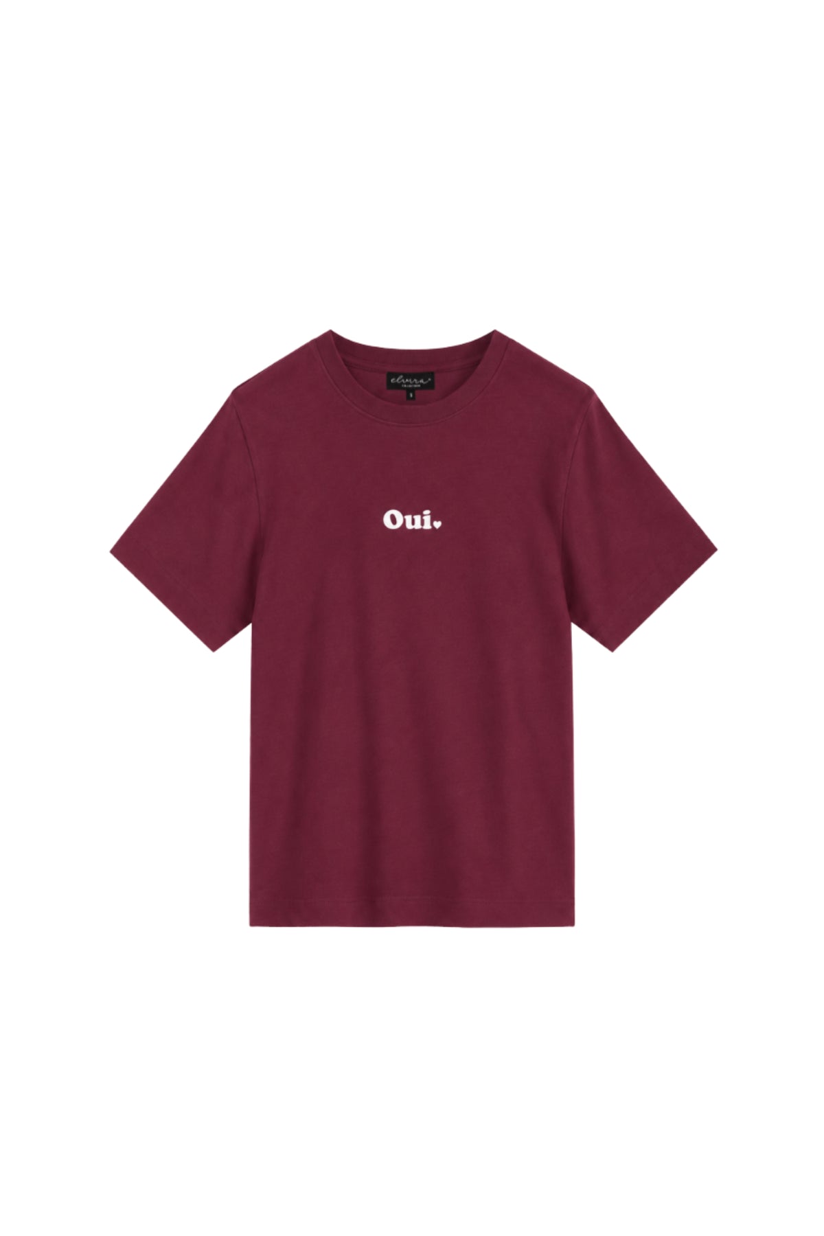 Zwart T-shirt van Elvira Casuals met "Oui Merlot" tekst, casual stijl, gedragen door een persoon op een witte achtergrond.