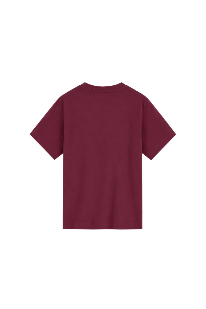 Roze T-shirt van Elvira Casuals met de tekst "Oui Merlot", casual draagbaar, gemaakt van comfortabel katoen.