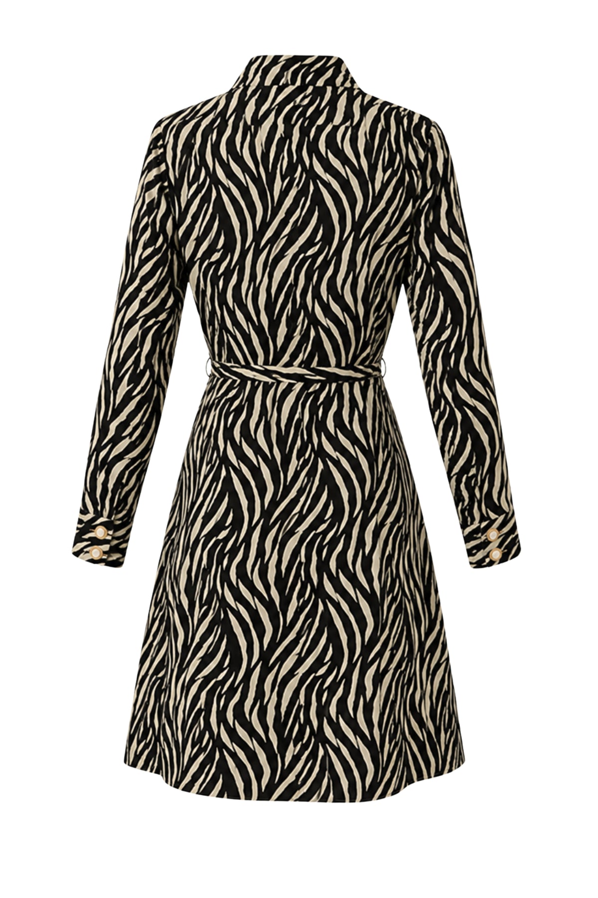 Elvira Casuals jurk June Brown Zebra met opvallende zebra print, korte mouwen en vloeiende pasvorm, geschikt voor casual draagstijl.