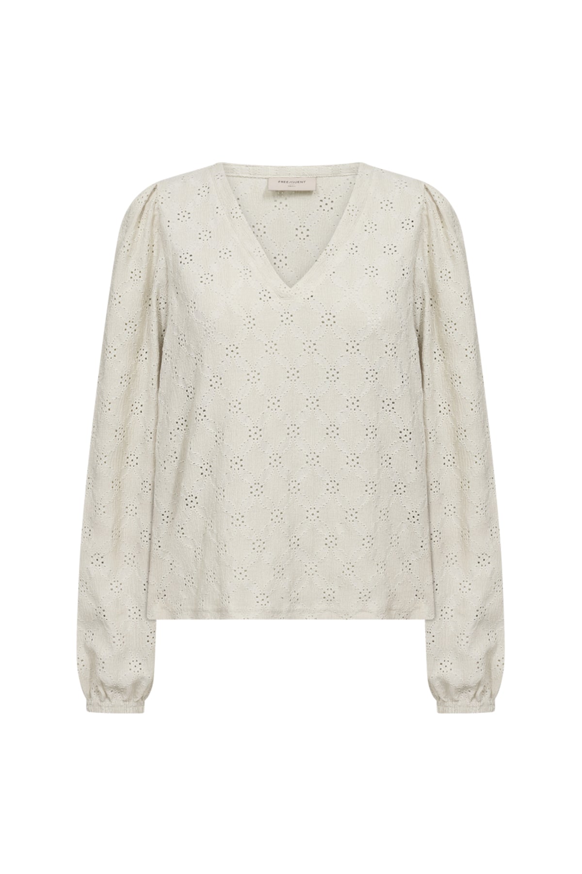 Blouse Fqeskiona Moonbeam van Freequent, lichtblauwe blouse met zachte stof en elegante pasvorm, gedragen door een model.