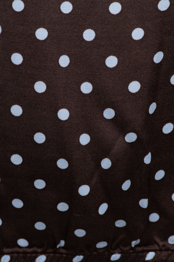 Donkere chocolade blouse met polkadotpatroon van &Co woman, Aster Polka Dark Chocolate Multi, met lange mouwen en zachte stof.