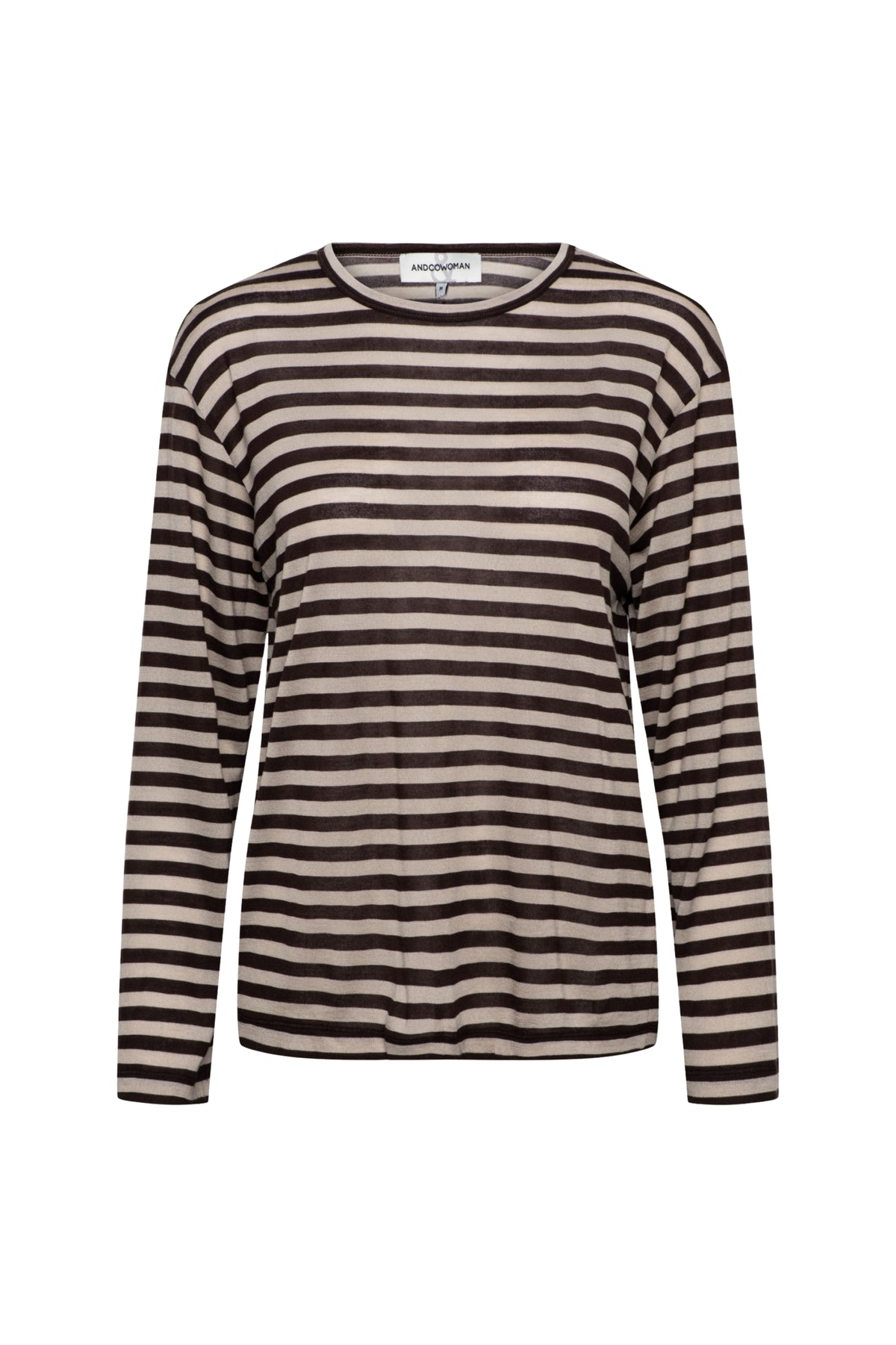 Donkerbruine en witte gestreepte top Tara van &Co woman, modieus en comfortabel, getoond in close-up op de afbeelding.