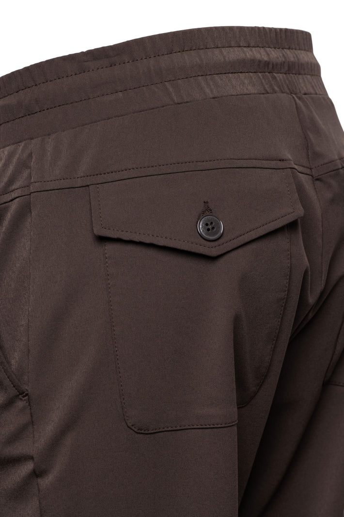 Donkere reisbroek Penny van &Co woman, stijlvolle en comfortabele damesbroek met een elegante pasvorm en donker chocolade kleur.