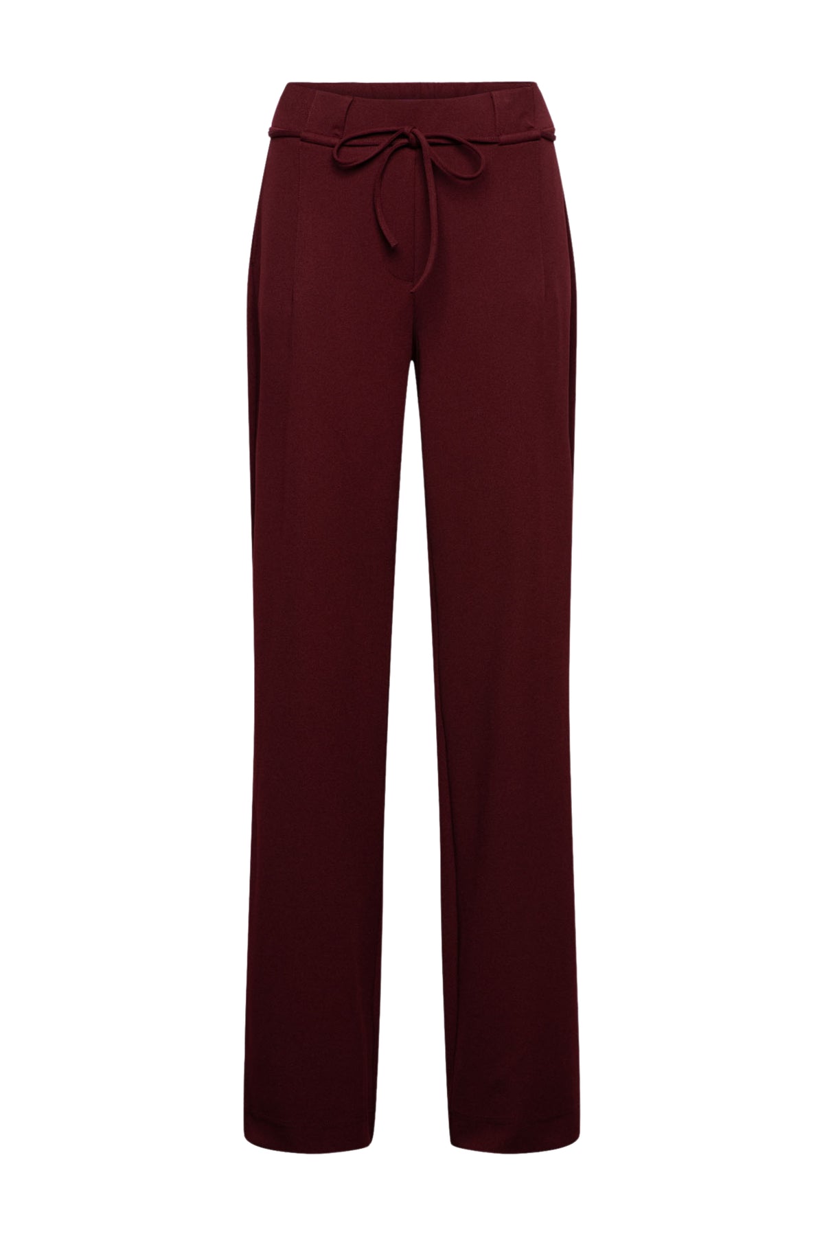 Zwarte broek Grace Burgundy van &Co woman, getoond op een model met een casual stijl, close-up van de pasvorm en stoftextuur.