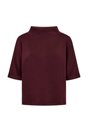 Blouse Fqlucinda Port Royale van Freequent met lange mouwen en stijlvolle uitstraling, gedragen door model.