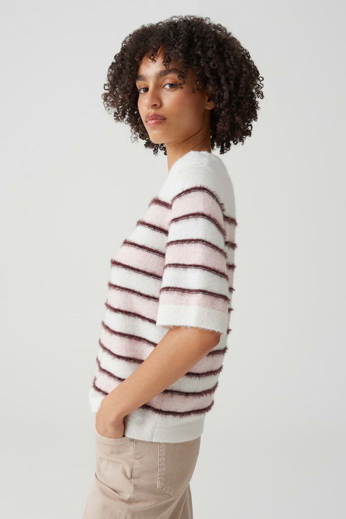 Roze getailleerde top van Opus met strepen en bloemenpatroon, stijlvolle Pimoto Stripe Rose Tint.