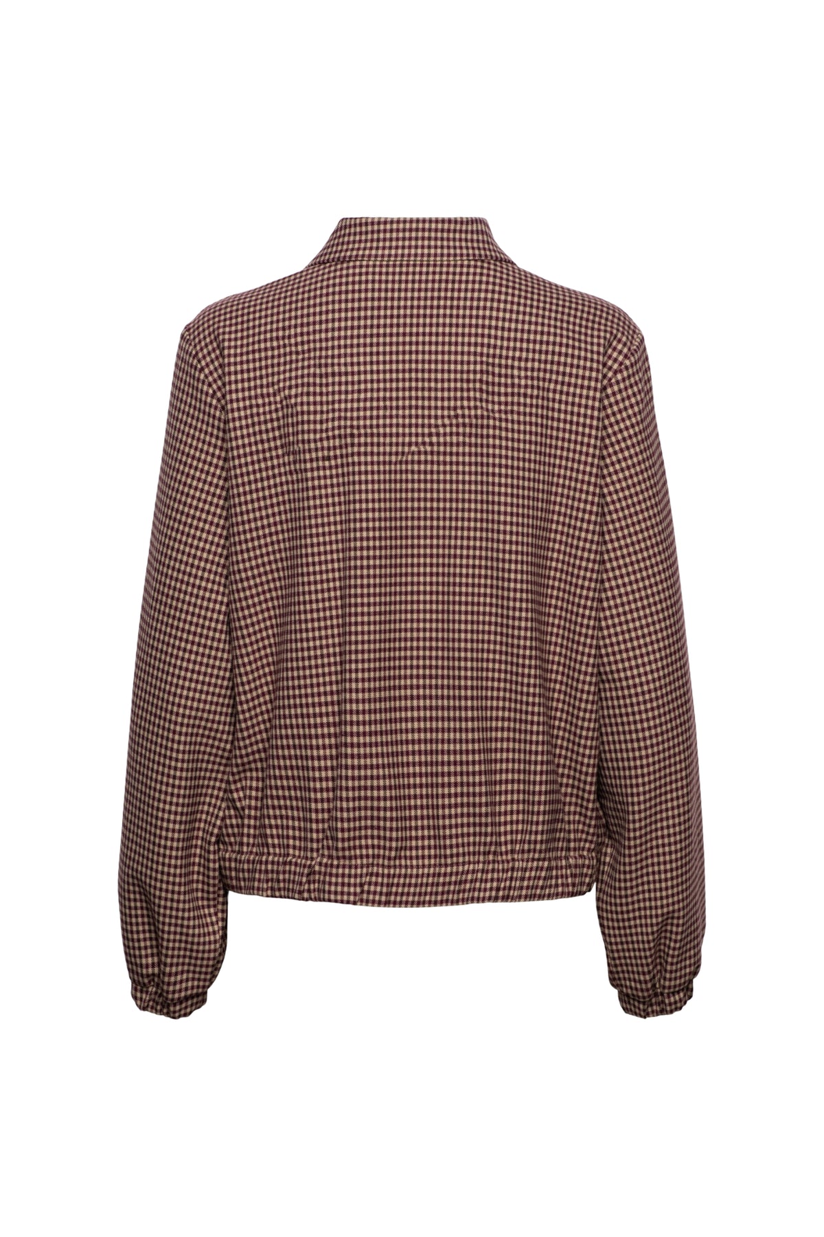 Lichtgewicht jas Ceylin Check Sand Multi van &Co woman, met ruitpatroon en comfortabele pasvorm, gedragen door een model.