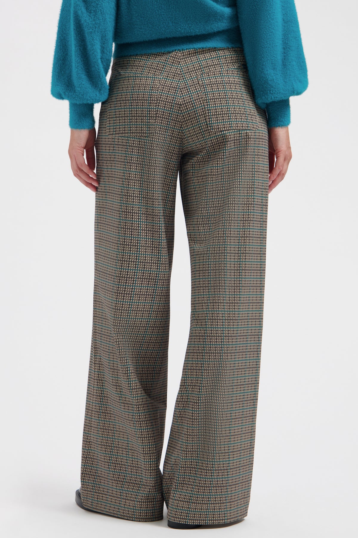 Lady Day reisbroek met ruitprint, comfortabele pasvorm, perfect voor reizen en casual draagstijl.