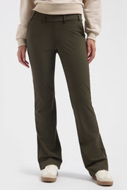 Lady Day reiskleding broek Poppy Deep Forest met rechte snit, donker groen kleur, comfortabele pasvorm en modieus ontwerp.