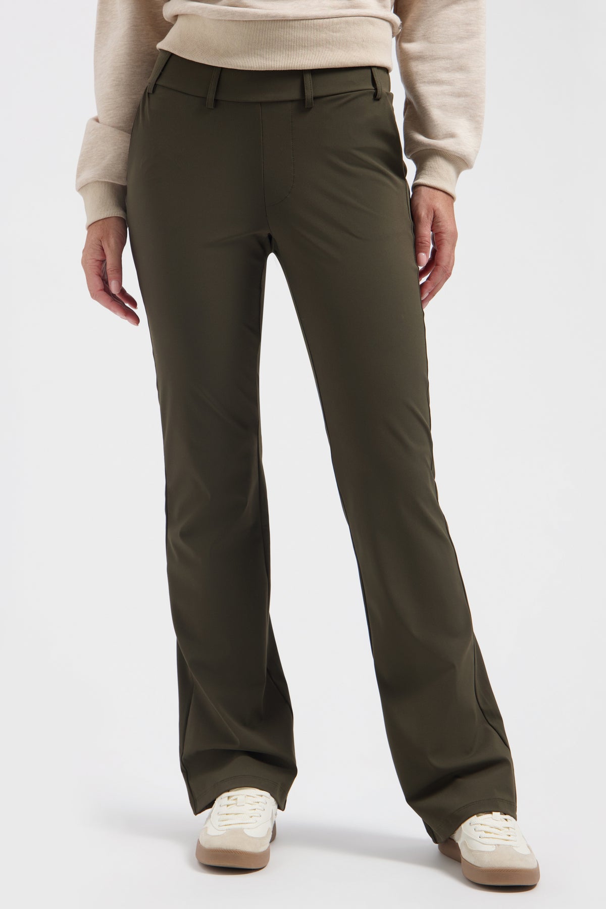 Lady Day reiskleding broek Poppy Deep Forest met rechte snit, donker groen kleur, comfortabele pasvorm en modieus ontwerp.