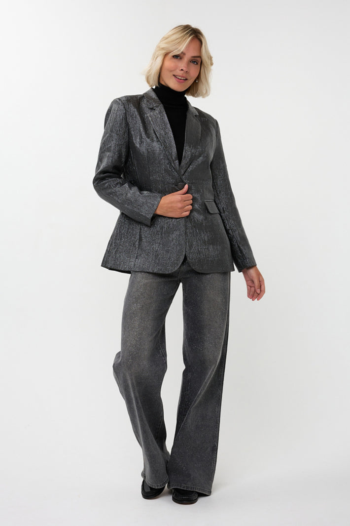 Blazer Crinkle Metallic Anthracite van EsQualo, getextureerde metallic blazer met crinkle-effect en stijlvolle pasvorm.