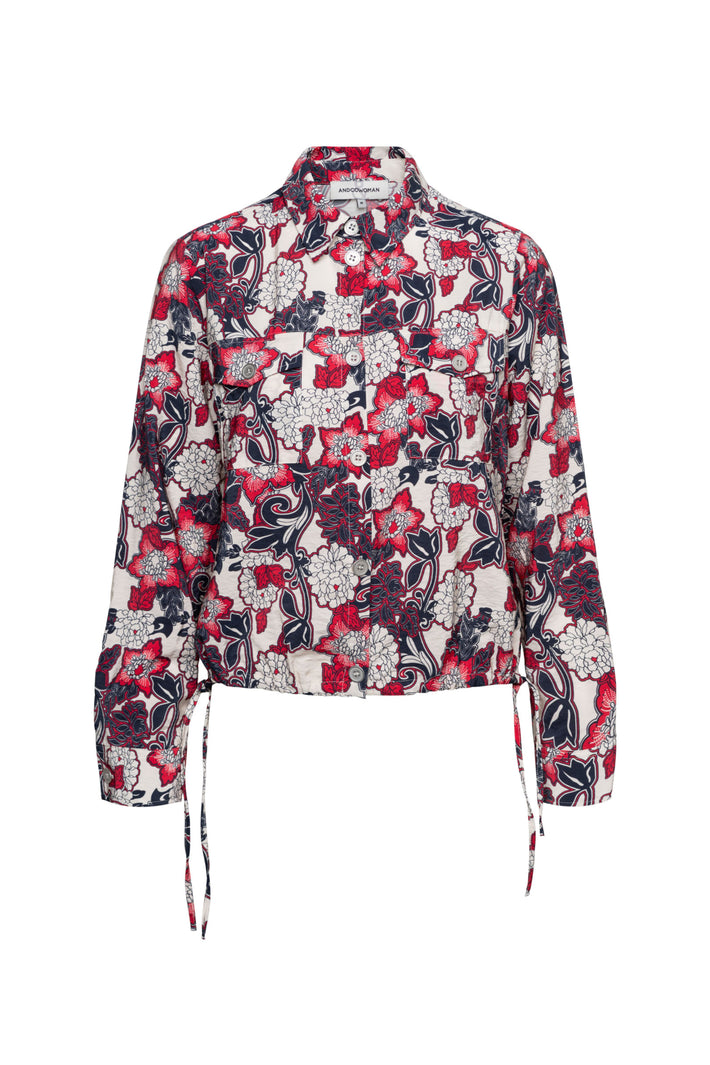 Donkerrode multicolore Margje Flower jas voor dames van &Co woman, met bloemenpatroon en knoopsluiting.