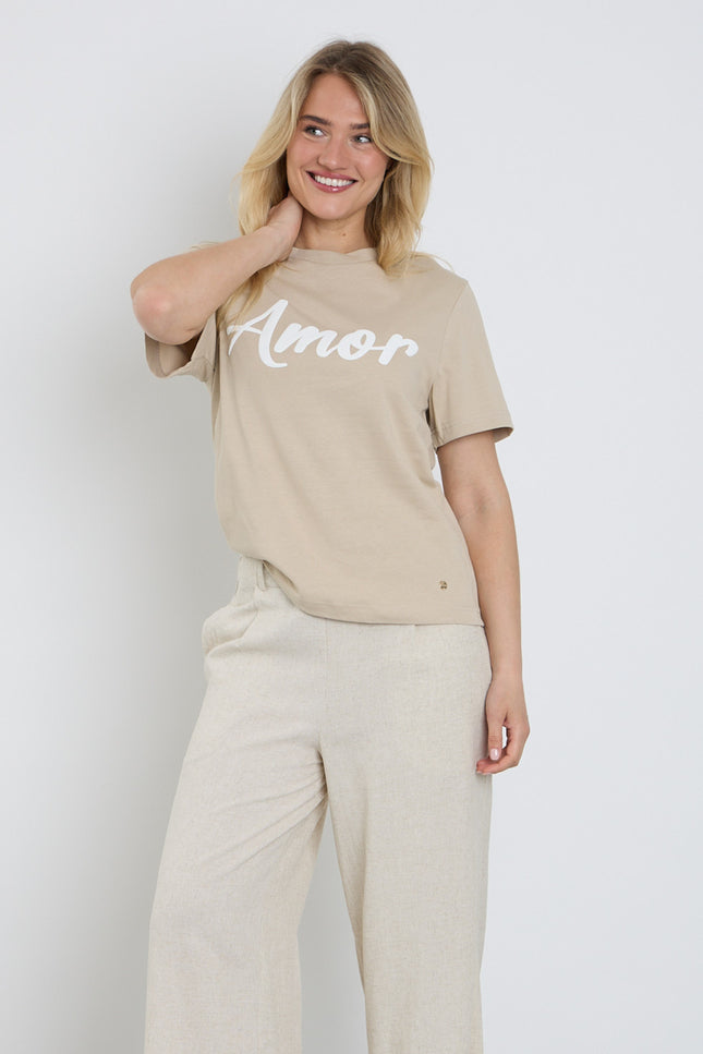 Elvira Casuals T-shirt Amor Sand Stretchshop.nl