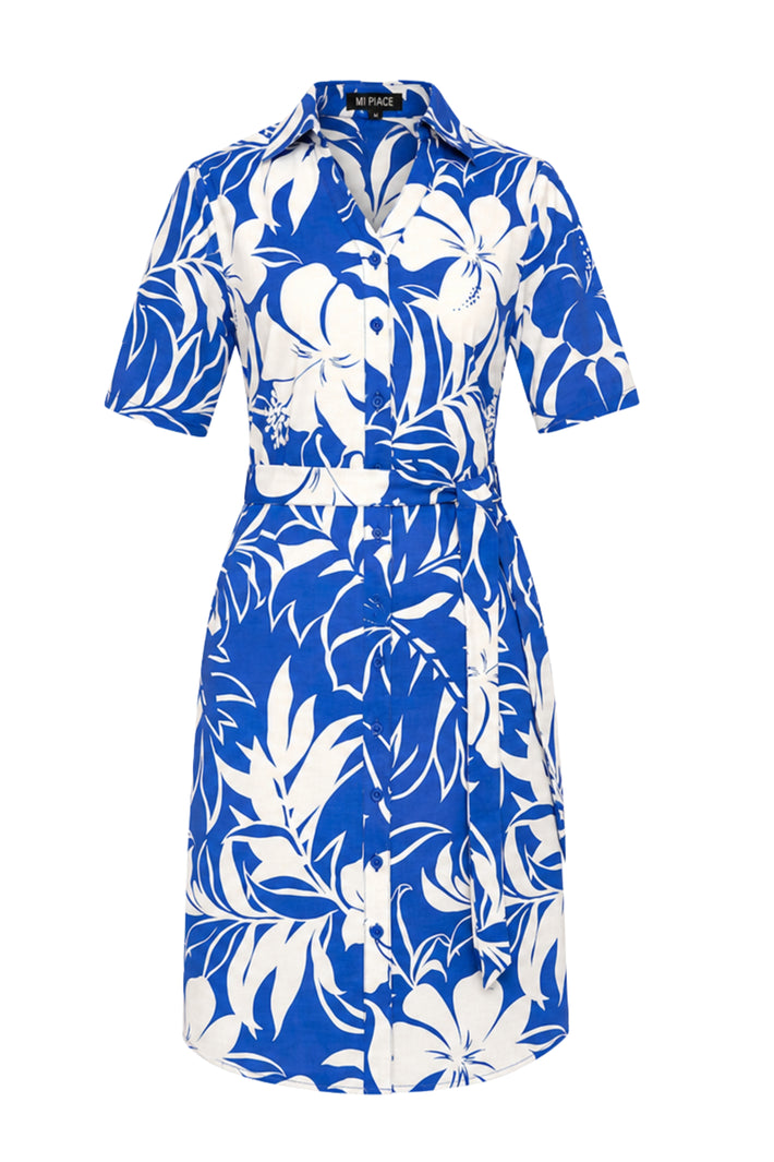 Mi Piace reisjurk met tropicale hibiscusprint in nautic blue, lichte en luchtige zomerjurk voor vakanties en zonnige dagen
