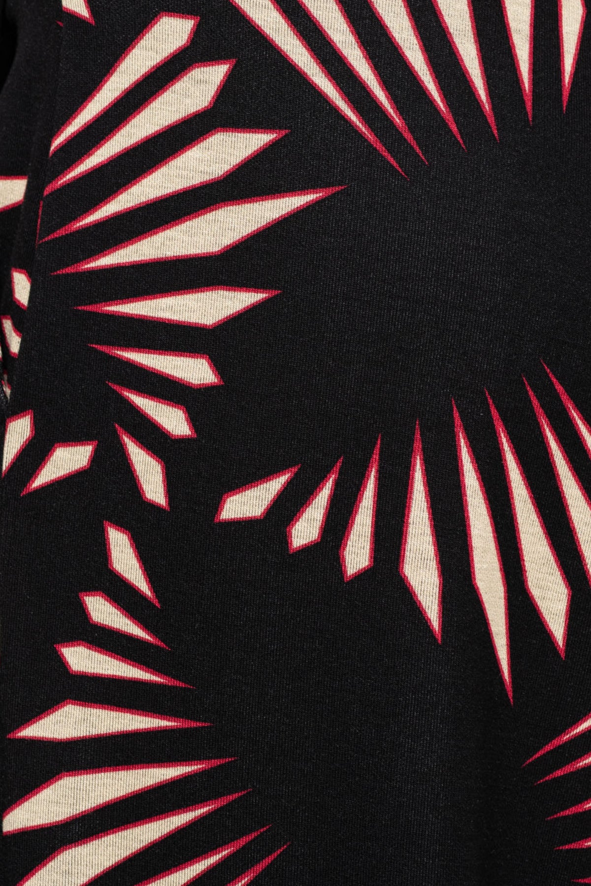 Zwarte broek Dawn Graphic Multi van &Co woman met opvallende grafische print, casual en modieus voor dames.