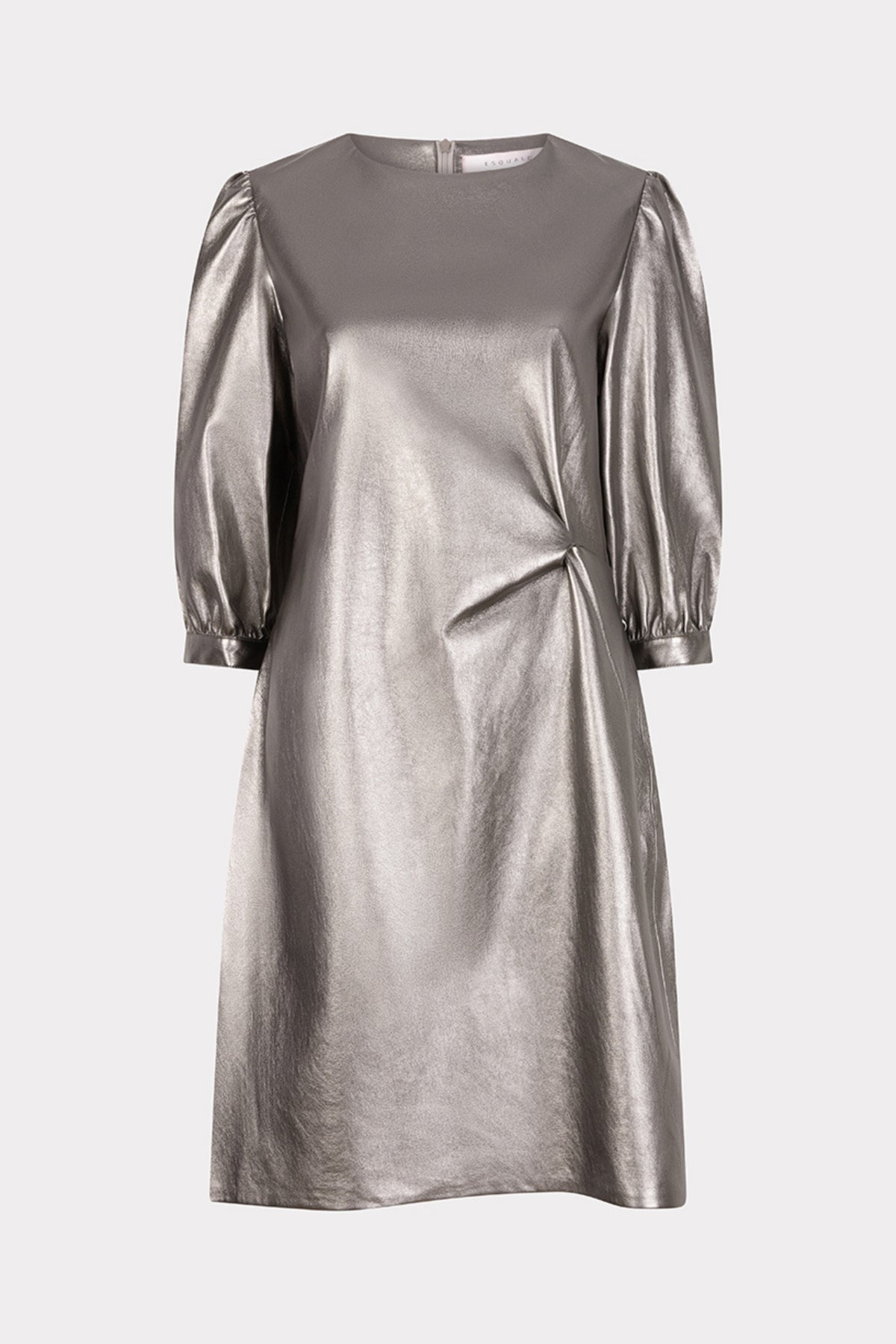 Donkere zilveren PU-jurk van EsQualo met elegante pasvorm en glanzende afwerking, gedragen door een model.