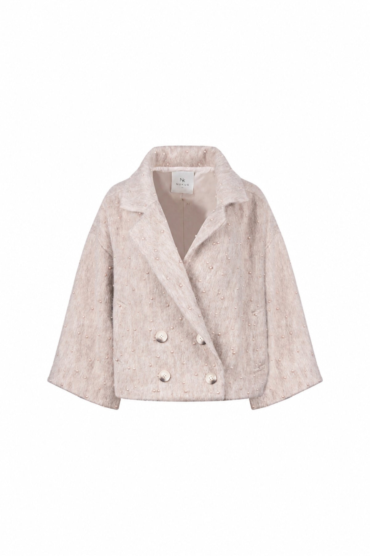 Nukus Danique Pearls Sand jas met parel-details en comfortabele pasvorm, zichtbaar in de webshopafbeelding.