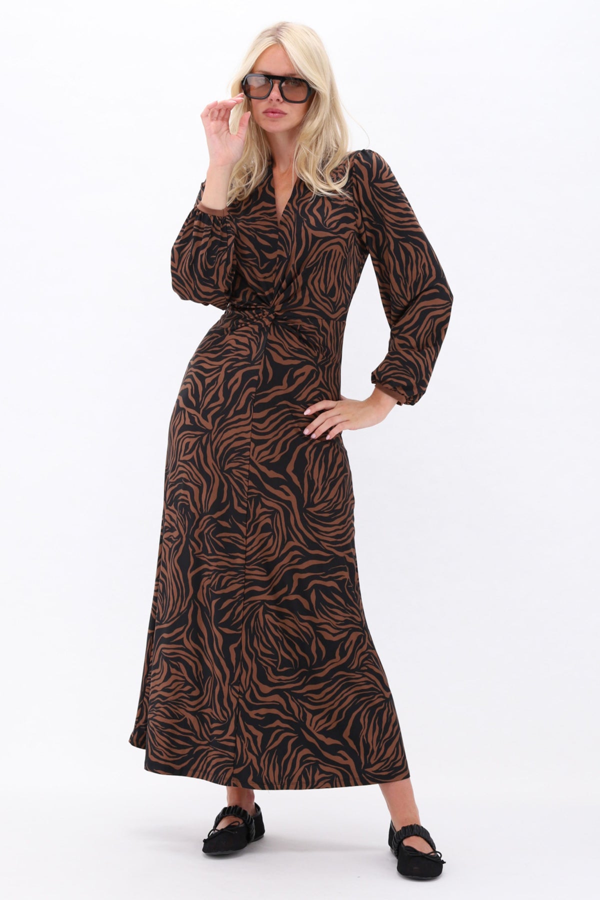 K-design maxi jurk met V-hals en print, lange rok en comfortabele pasvorm voor een elegante uitstraling.