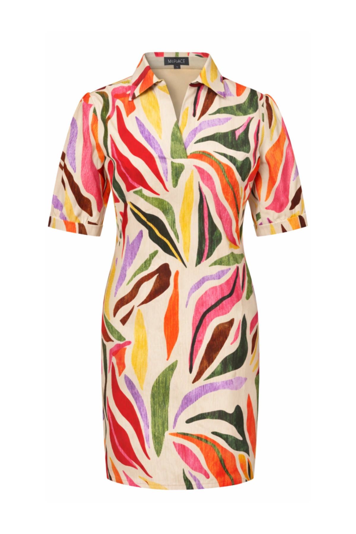 Lichte zomerreisjurk van Mi Piace met polo-kraag en dansprint, casual en comfortabel voor warme dagen.