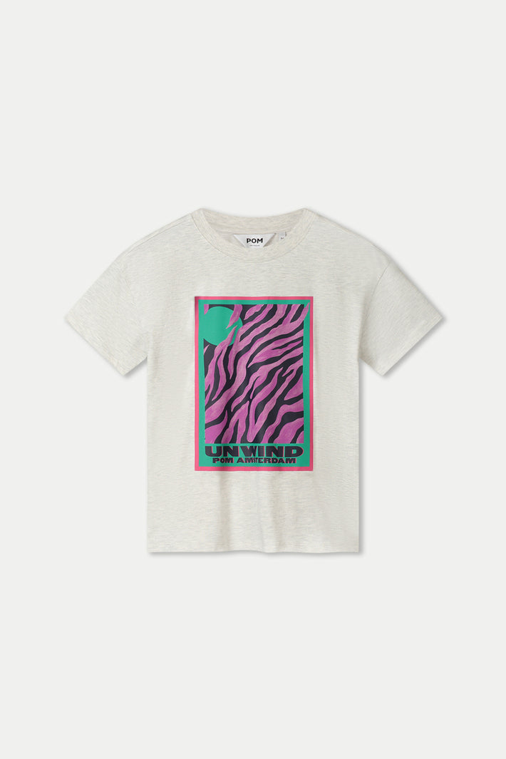 Grijze POM Amsterdam T-shirt met dierenprint, casual top voor dames, getoond op model.