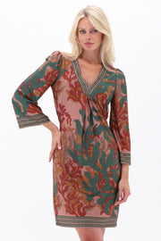 K-design jurk met uniek design, stijlvolle pasvorm en trendy details, perfect voor een modieuze uitstraling.