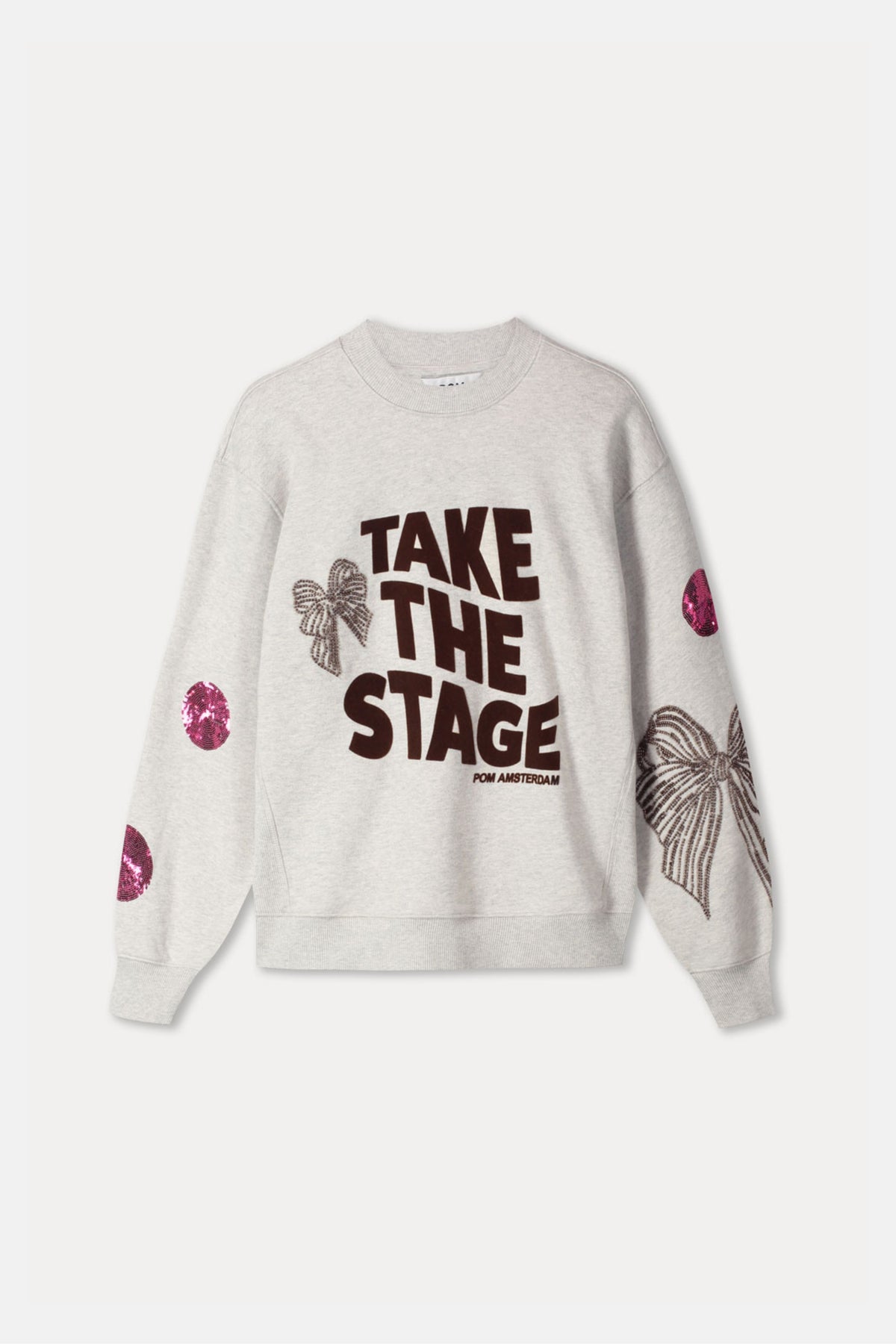 Grijze POM Amsterdam sweater Sascha Take The Stage met lange mouwen en ronde hals, gedragen door een model.