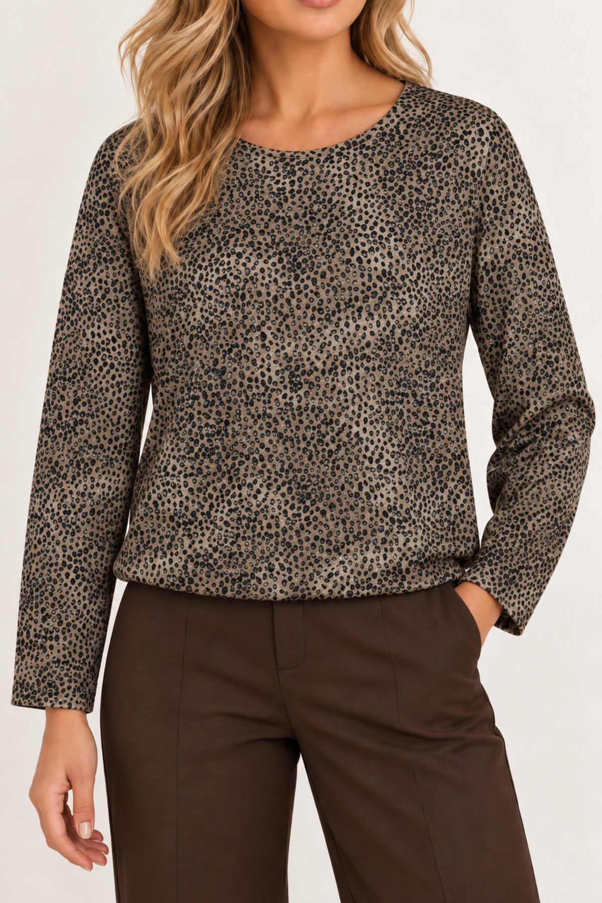 Taupe cosy dierenprint sweater van Enjoy met schattige dierenafbeelding, comfortabel en warm voor dagelijks gebruik.