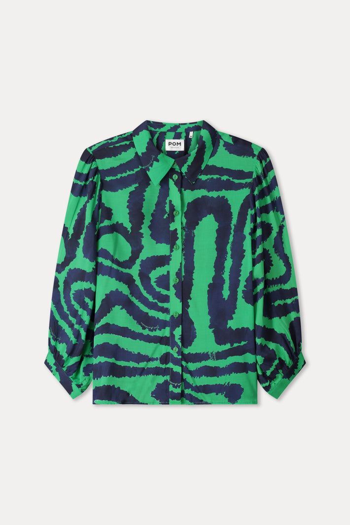 Groene, multicolore blouse Waves van POM Amsterdam met vloeiende stof en wijde pasvorm, getoond op een mannequin.