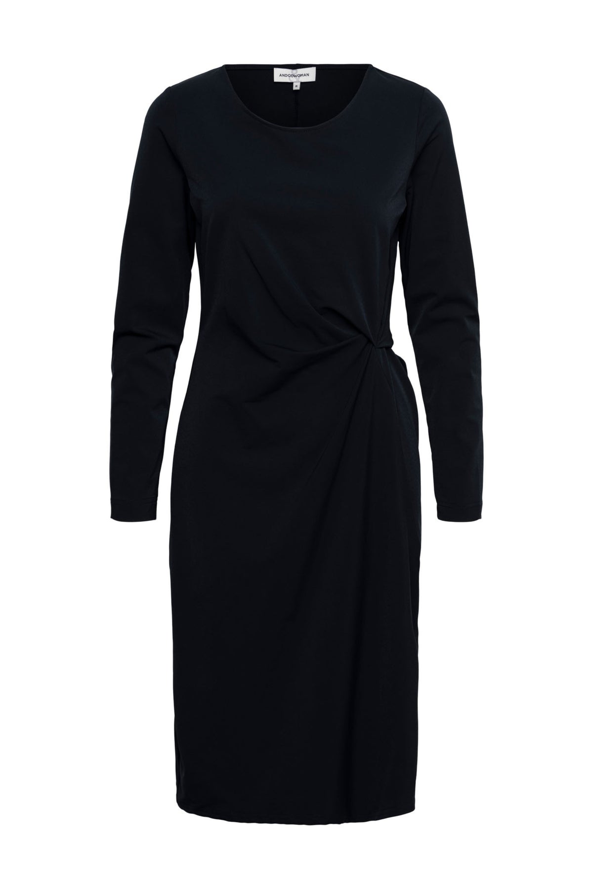 Donkere navy travel jurk Pia van &Co woman, getailleerd model met korte mouwen en elegante uitstraling.